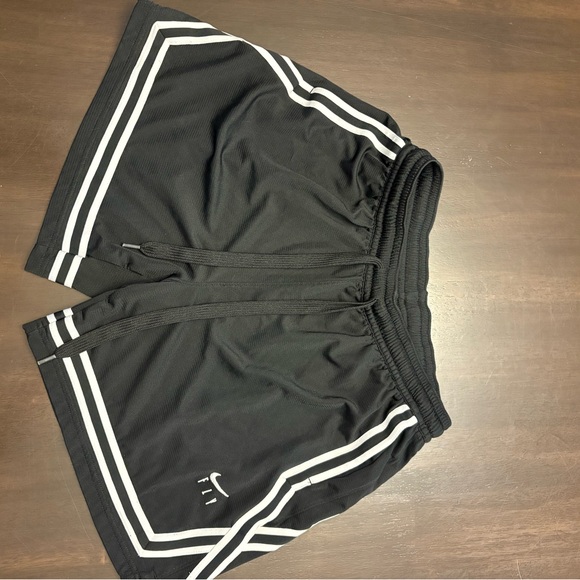 Nike "Fly" Black and White Basketball Shorts. Size Large - Picture 1 of 4
